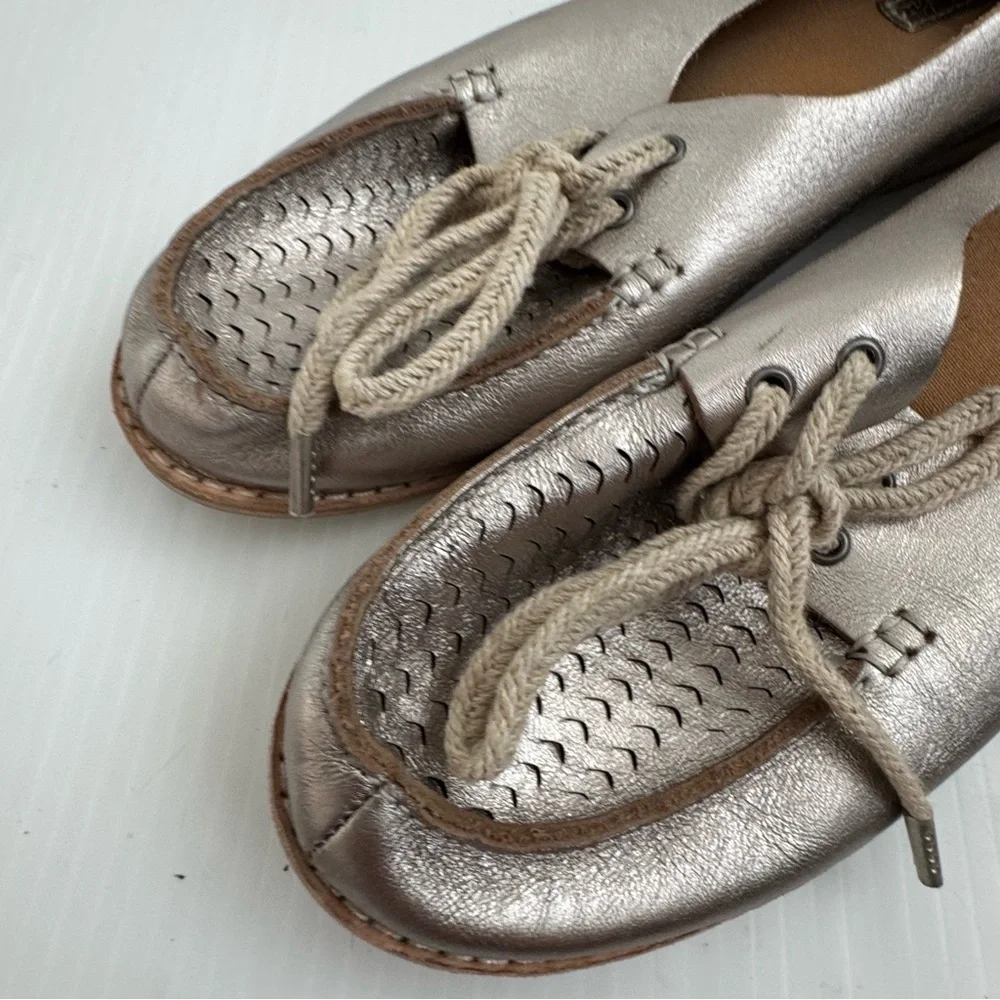 Olukai Moku Perf style Metallic Silver Women's boat Shoes size 8.5